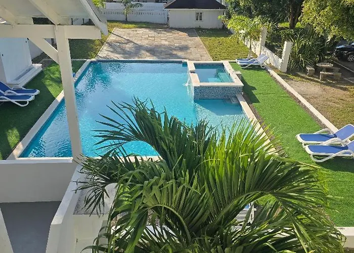 Bed & Breakfast Sea Shell Palms, 3*